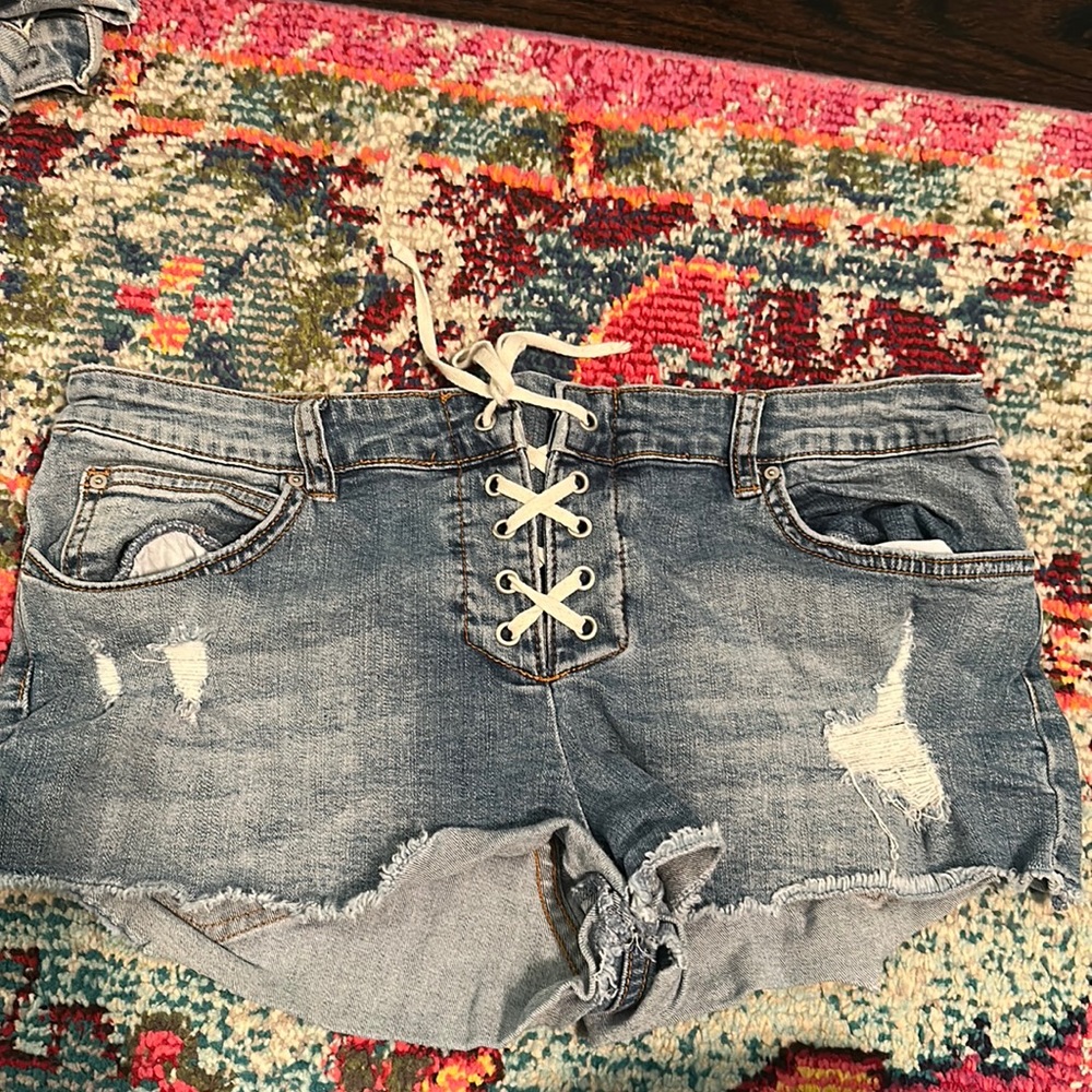 Size 30 Billabong jean shorts